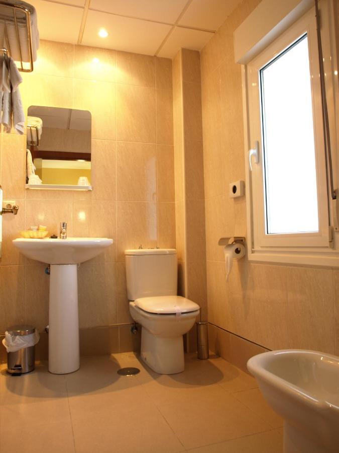 Pension Viella Asturias Oviédo Zimmer foto